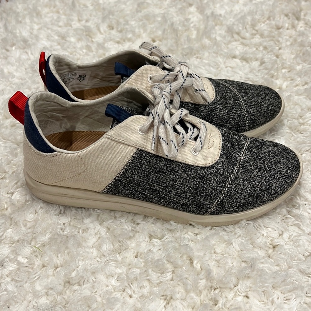 EUC Toms Del Rey Women’s lace up casual sneakers, size 8.5